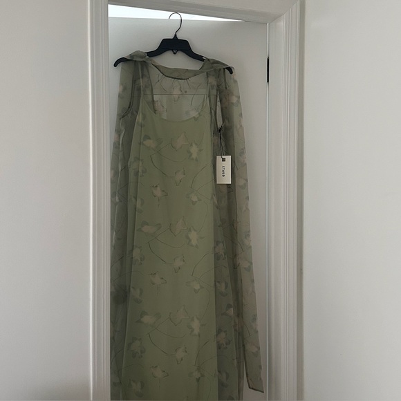 staud albee dress in botanical moss - Picture 1 of 4